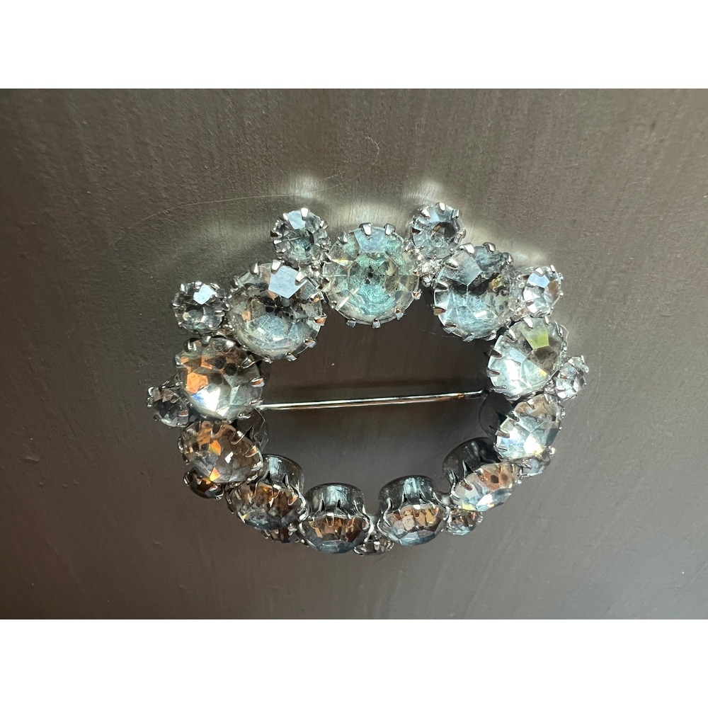 Vintage Rhinestone Wreath Brooch Silver Clear Sparkling Circle Pin Old Hollywood
